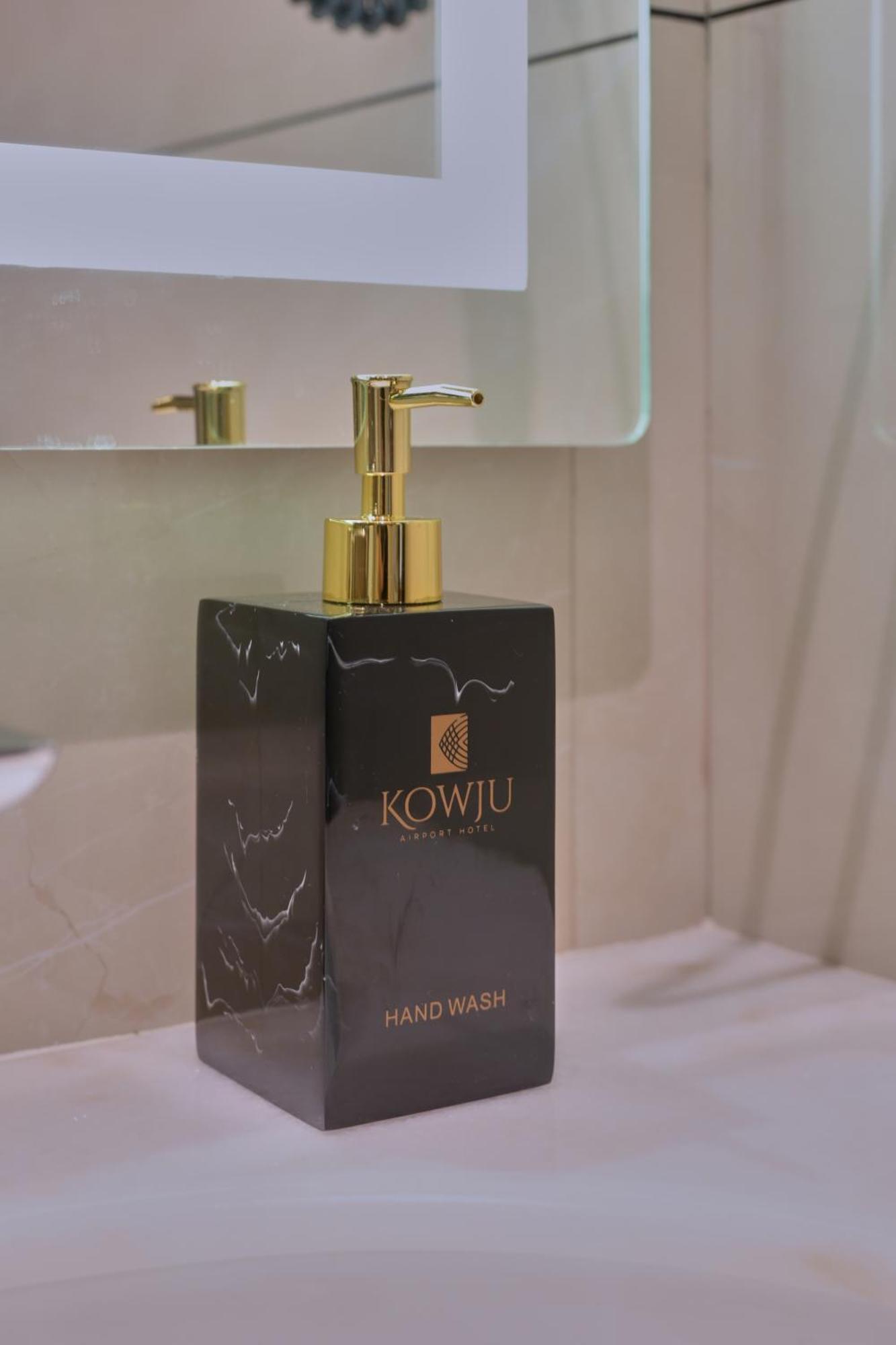 Kowju Airport Hotel Calicut Kondotty Екстериор снимка