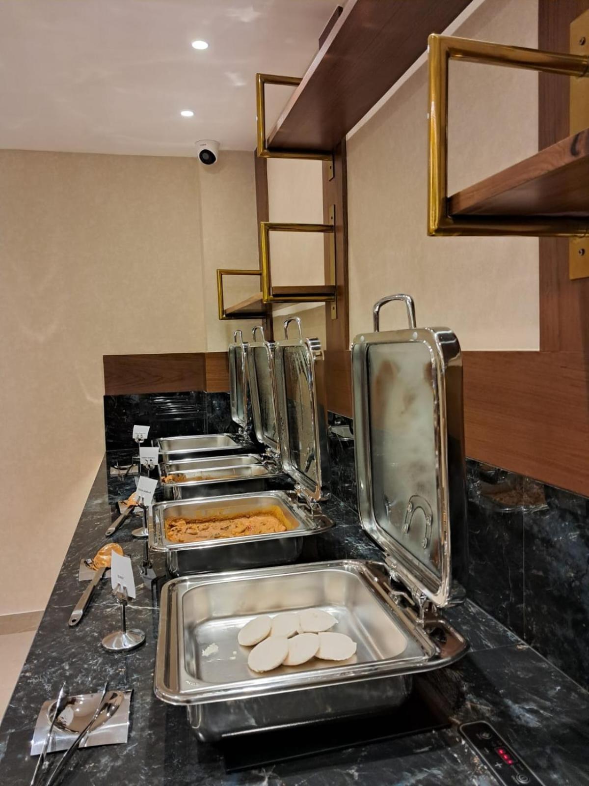 Kowju Airport Hotel Calicut Kondotty Екстериор снимка